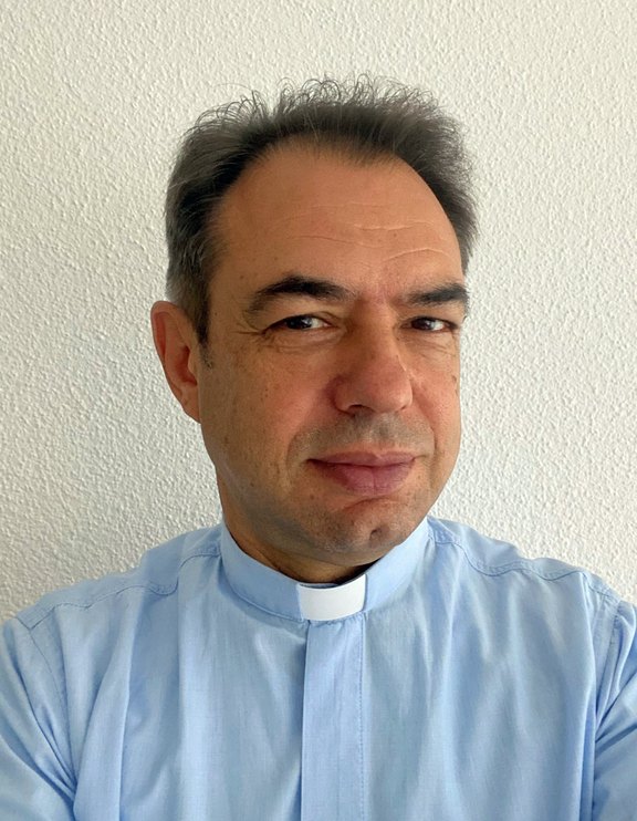 Pfarrer Marjan Marku Seelsorger Pfarreibeauftragter
